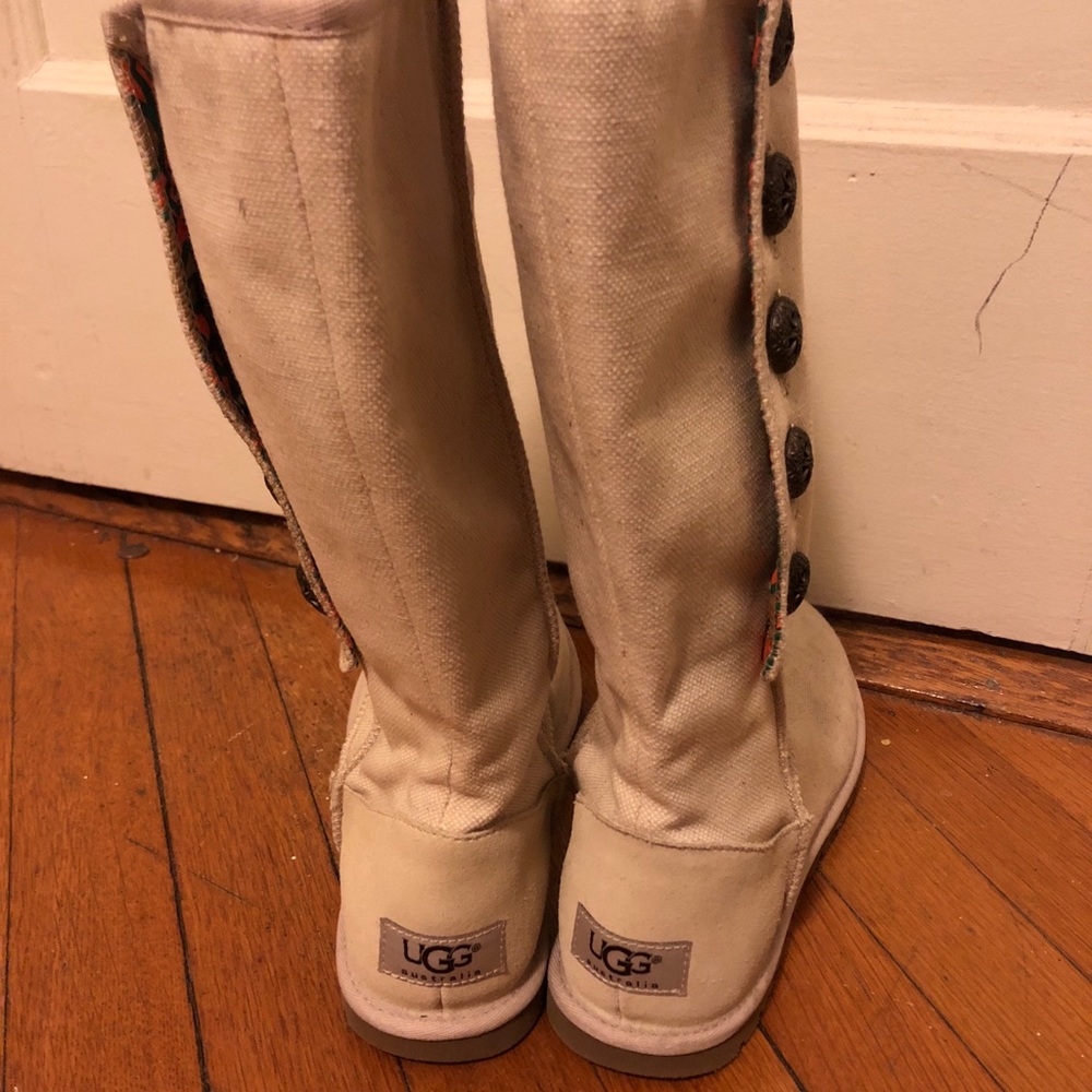 Canvas Ugg’s